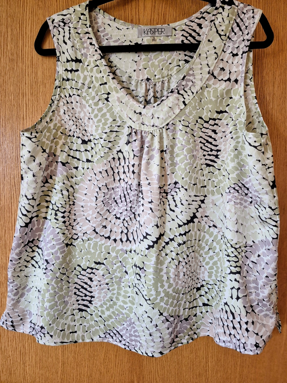 Vintage Kasper Lightweight Floral Sleeveless Blouse in Light Green and Lilac